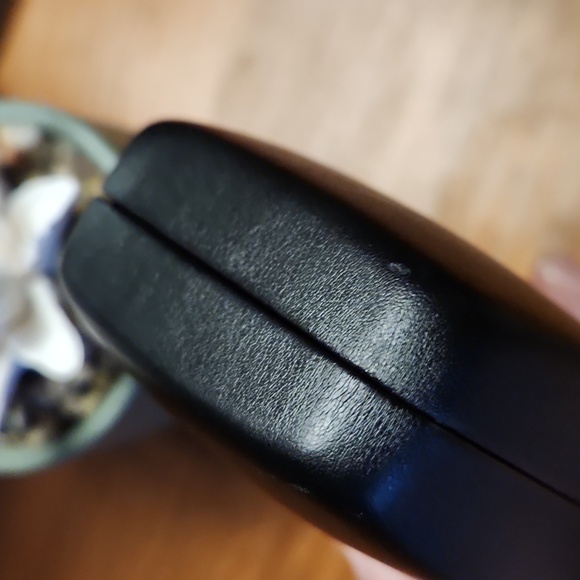 Versace hard sided glasses case - Picture 10 of 12